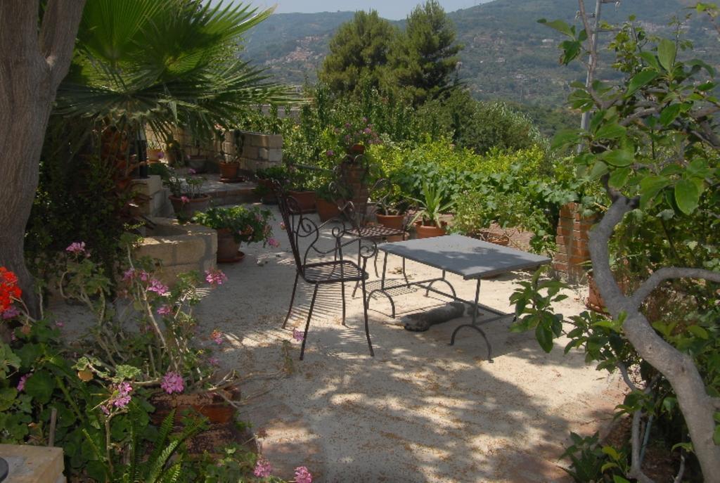 B&B Villa Zia Febronia Patti Exterior foto